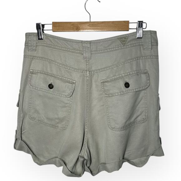 New GUESS Iris Cargo Cuffed Shorts Utility Light Green Baggy Beach Pool Cruise - Picture 7 of 11